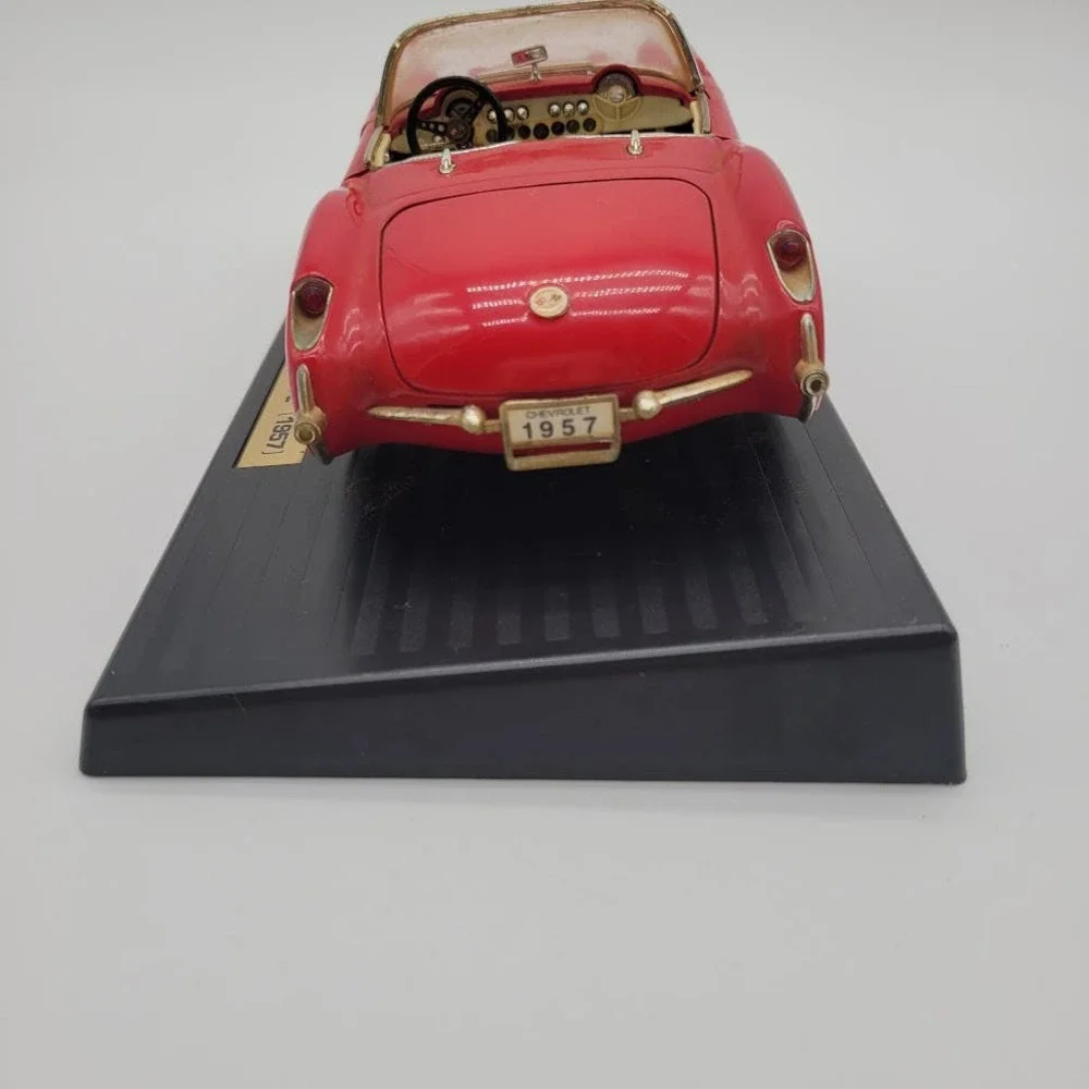 Road Tough 1957 Red Chevrolet Corvette Diecast 1:18 Scale‎ #92018 Display Stand